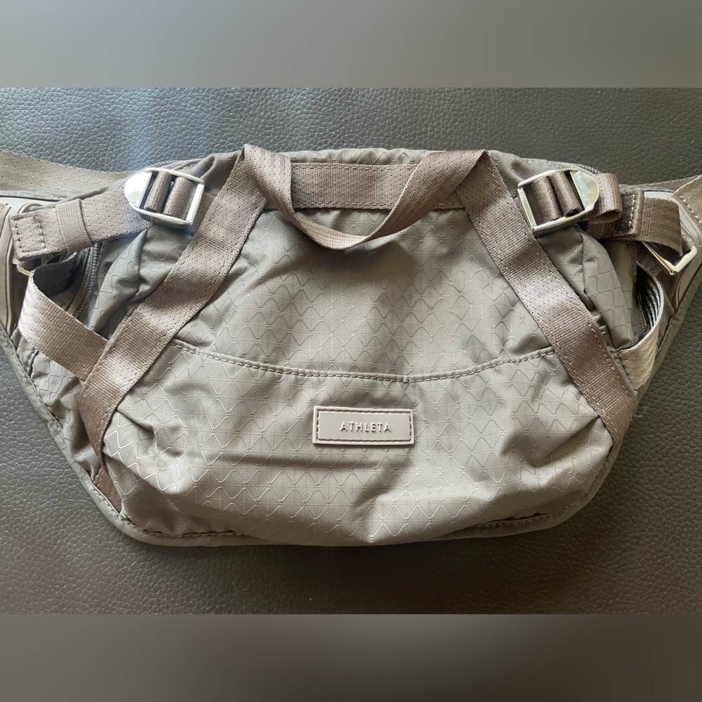 Athleta Excursion Crossbody Belt Bag - LIMITED EDITION